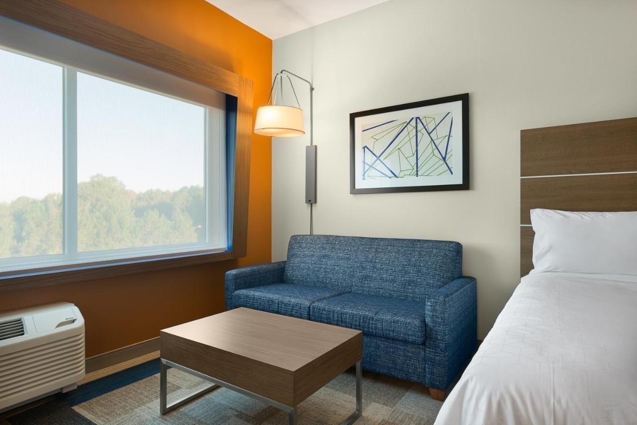 Holiday Inn Express & Suites - Fayetteville South By Ihg Eksteriør bilde