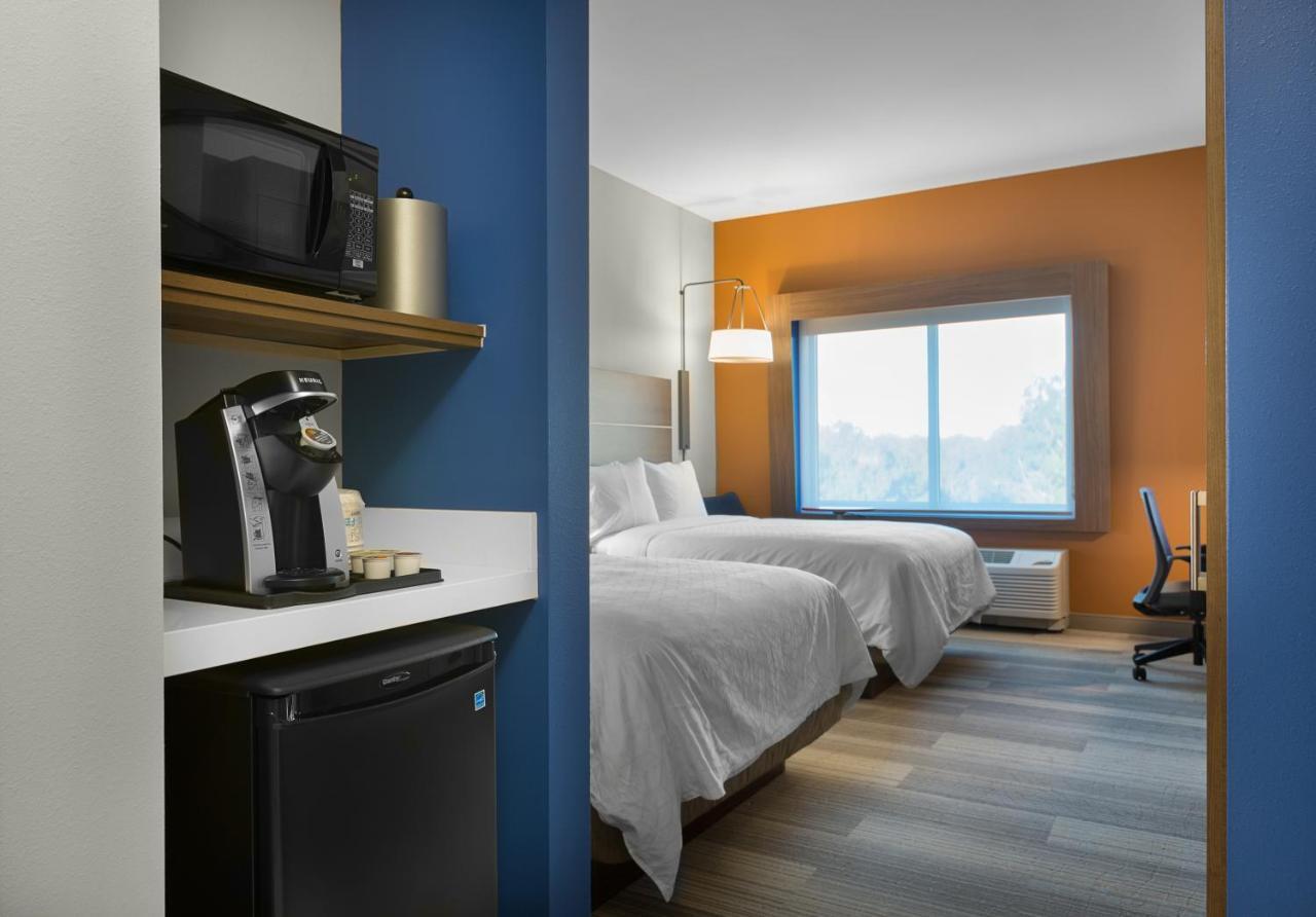 Holiday Inn Express & Suites - Fayetteville South By Ihg Eksteriør bilde
