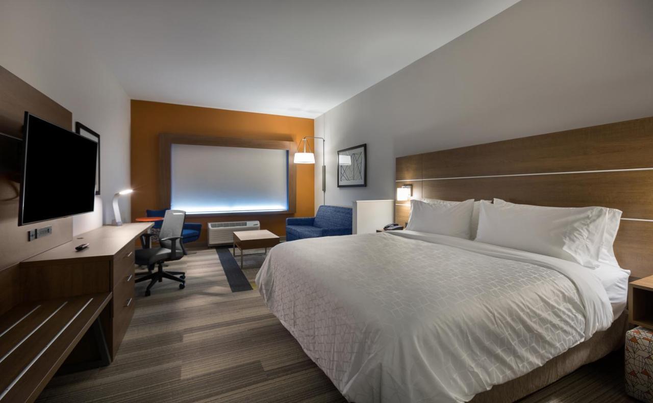 Holiday Inn Express & Suites - Fayetteville South By Ihg Eksteriør bilde
